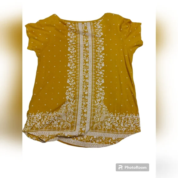 Lucky Brand - Mustard Yellow t-shirt lg Great for Spring 🌼 - Picture 2 of 5